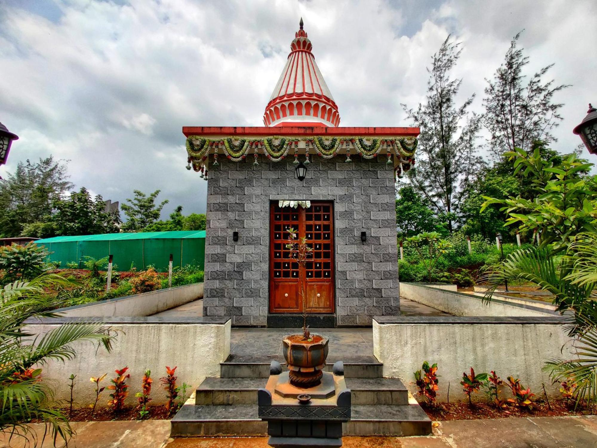 Pushpam Sanskruti Resort Karjat - A Pure Veg Resort Dhamni Exterior photo