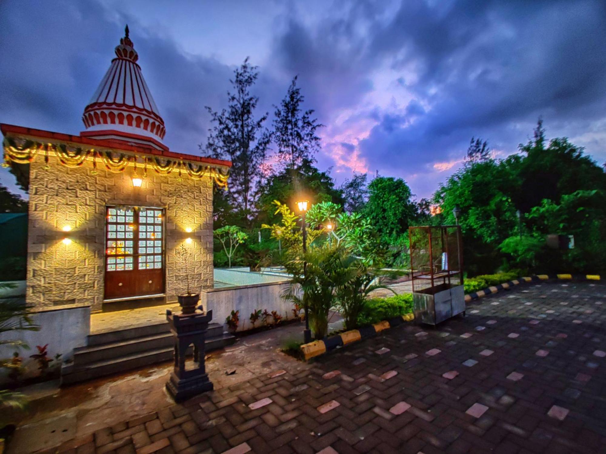 Pushpam Sanskruti Resort Karjat - A Pure Veg Resort Dhamni Exterior photo
