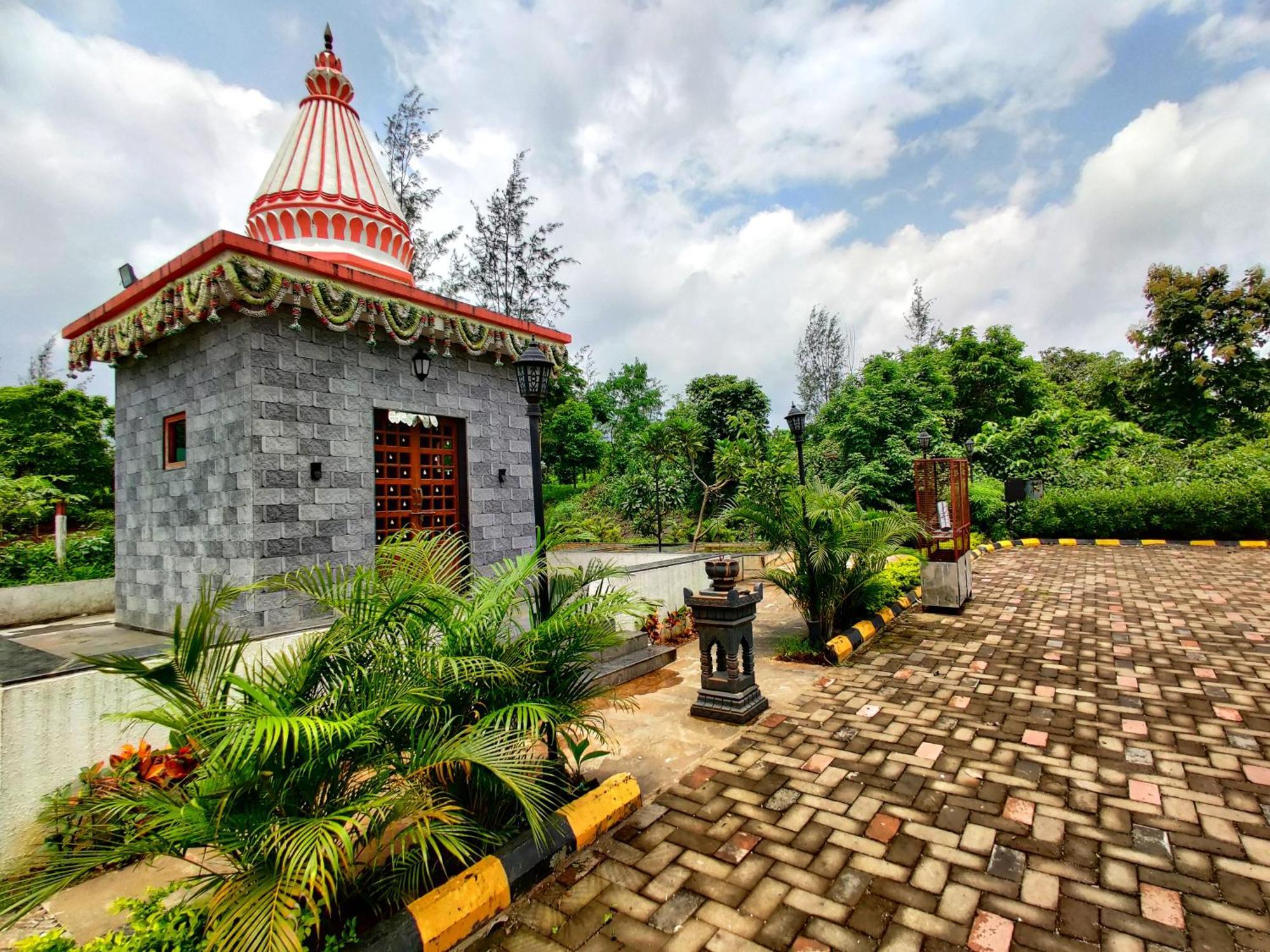 Pushpam Sanskruti Resort Karjat - A Pure Veg Resort Dhamni Exterior photo