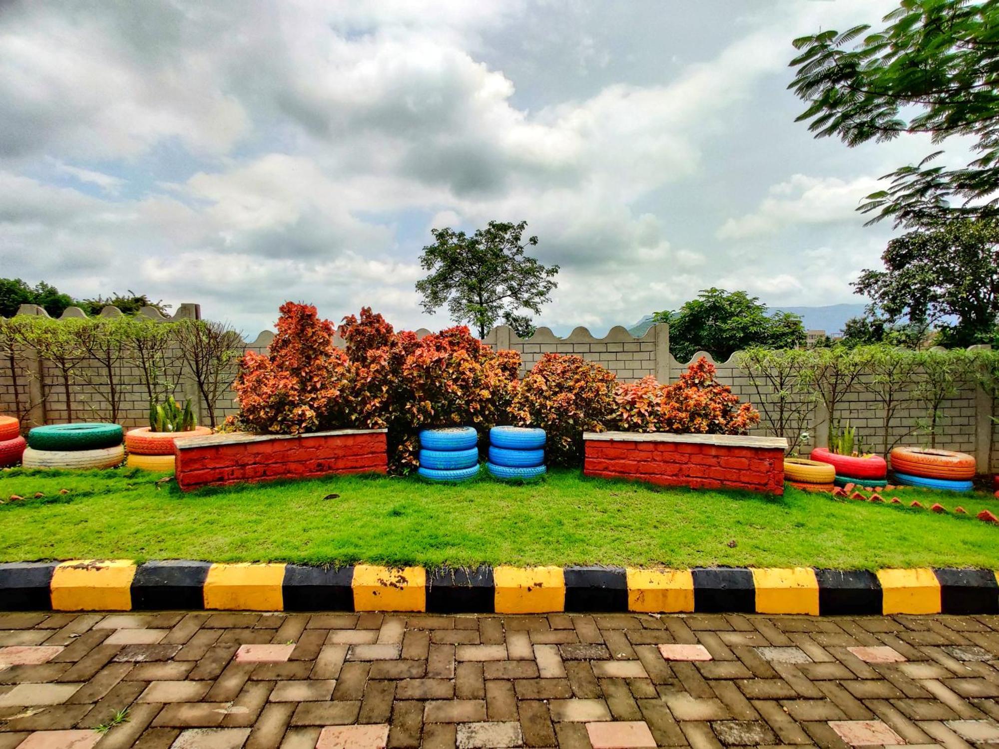 Pushpam Sanskruti Resort Karjat - A Pure Veg Resort Dhamni Exterior photo