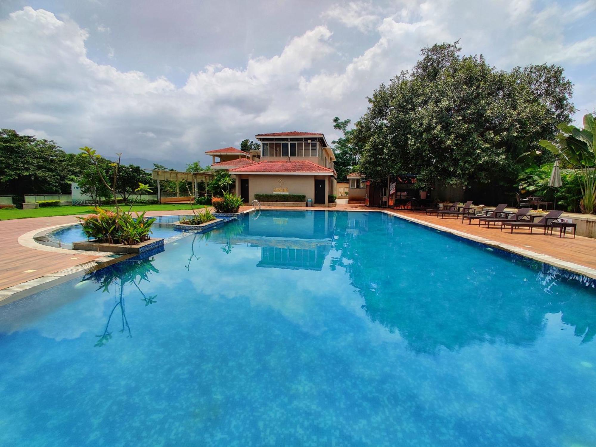 Pushpam Sanskruti Resort Karjat - A Pure Veg Resort Dhamni Exterior photo